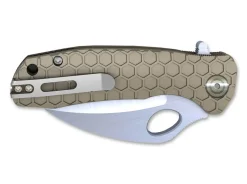 Claw Medium Tan Serrated